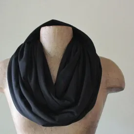 BASIC BLACK Infinity Scarf