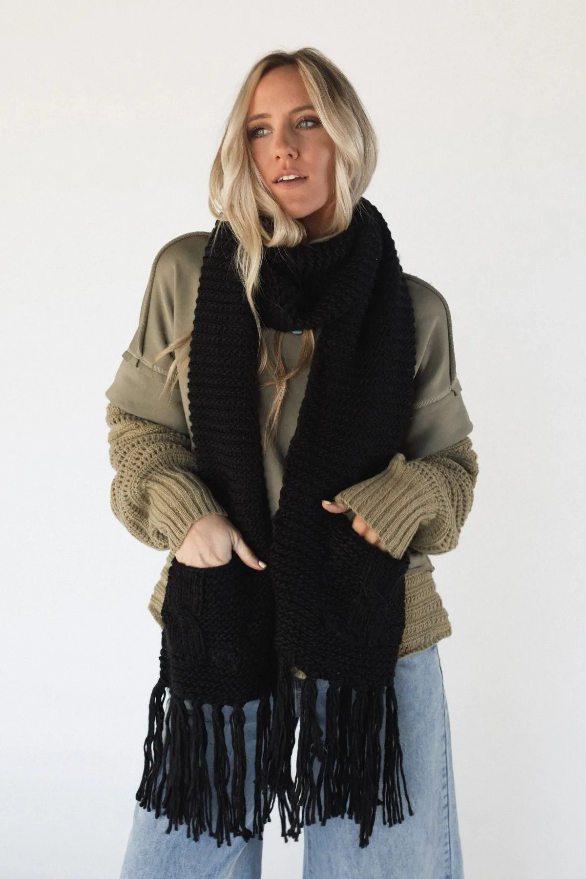 Kolby Knitted Pocket Scarf - Black