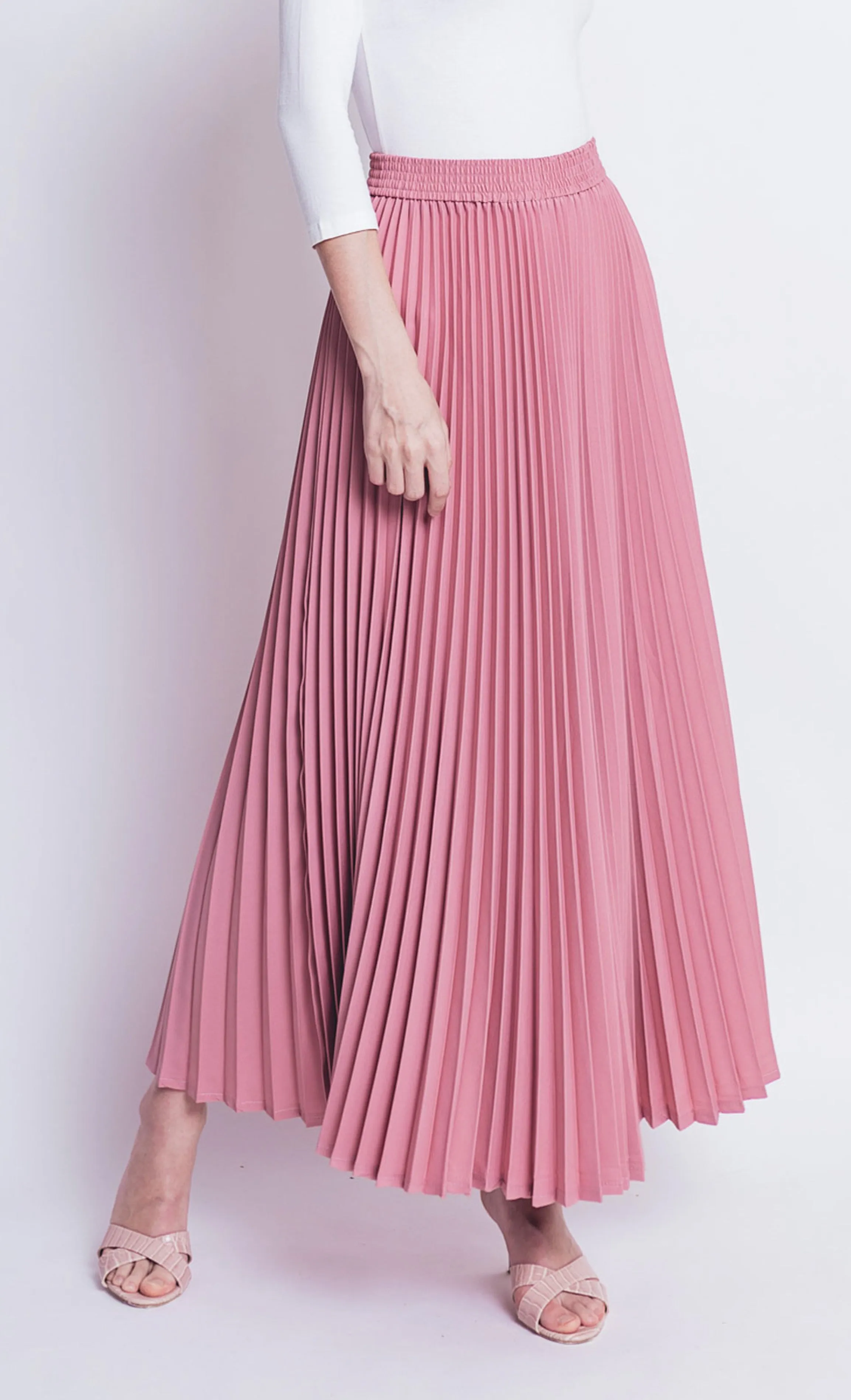 Olivia Pleated Skirt in Salmon Pink